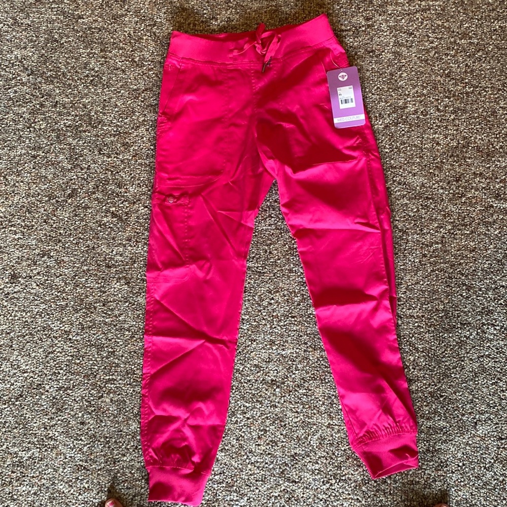NWT Med Couture Jogger Scrubs